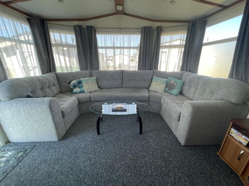 27 Tower View Pevensey Bay Holiday Park Chalet in Eastbourne