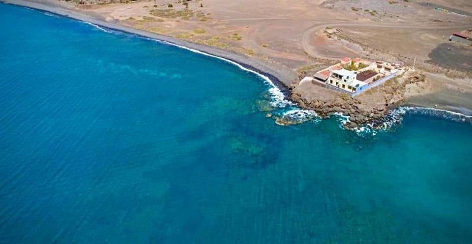 Property building, Sea view, Location