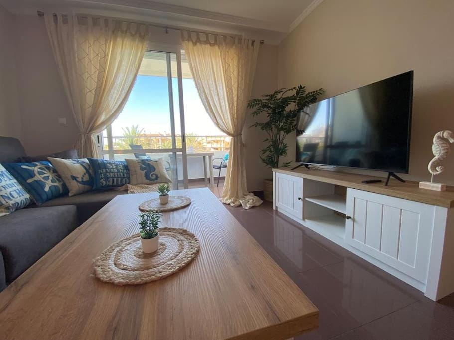 TV and multimedia, Living room, Dining area