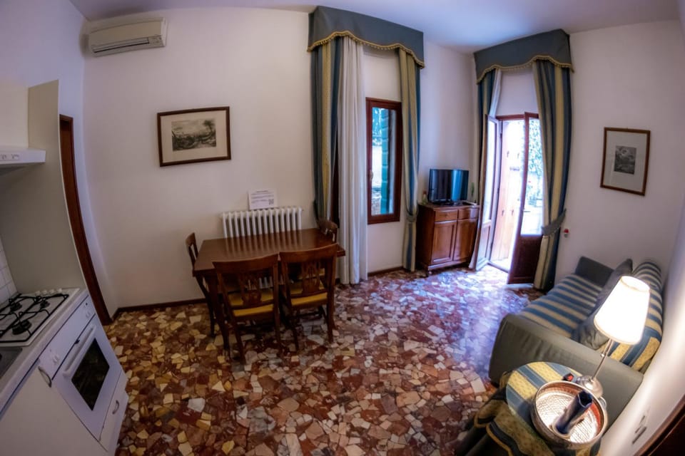 Living room, Dining area