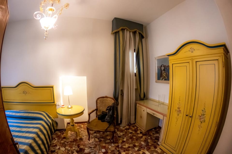 Bed, Living room, Seating area, Bedroom