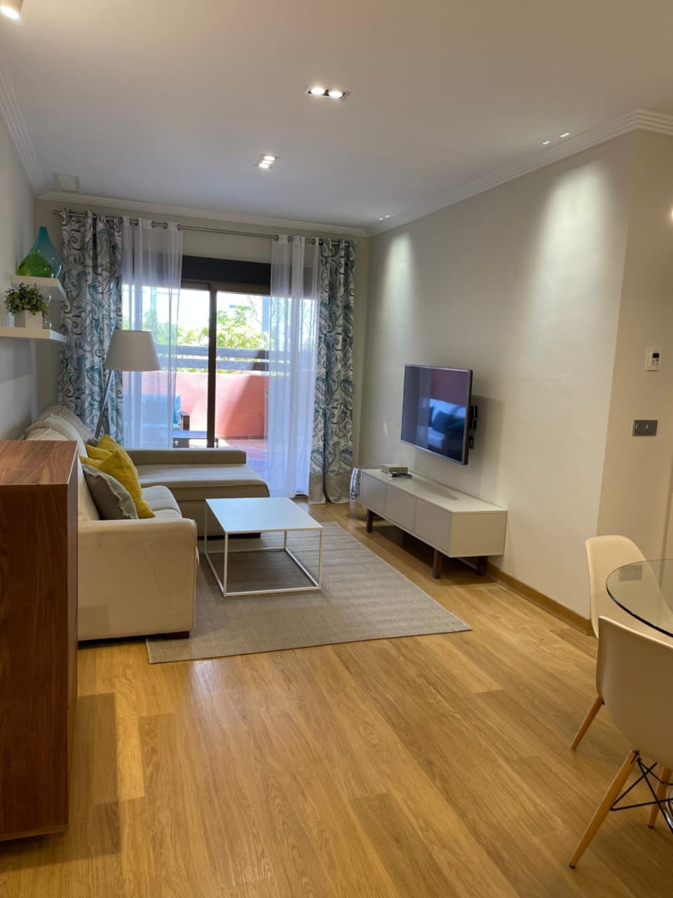 Living room, Lounge or bar