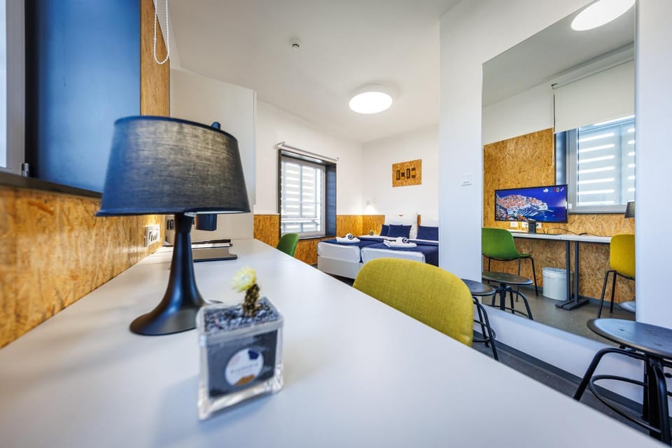 TV and multimedia, Seating area