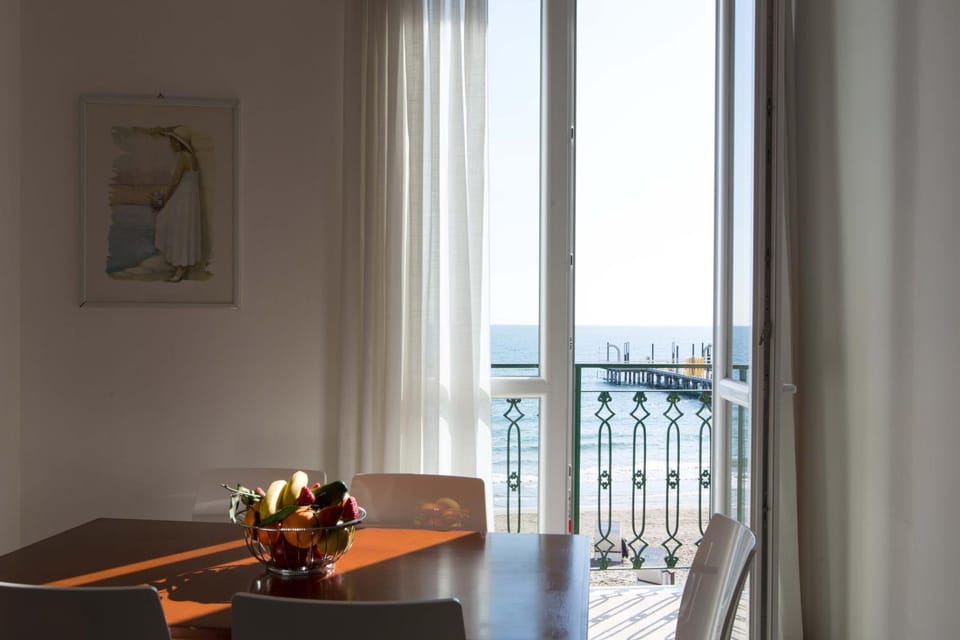 Dining area, Sea view