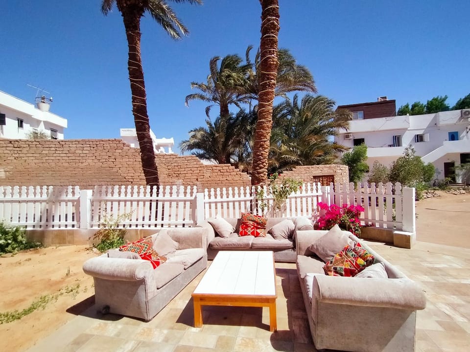 Patio, Seating area