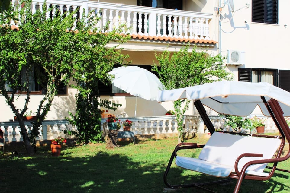 Patio, Garden