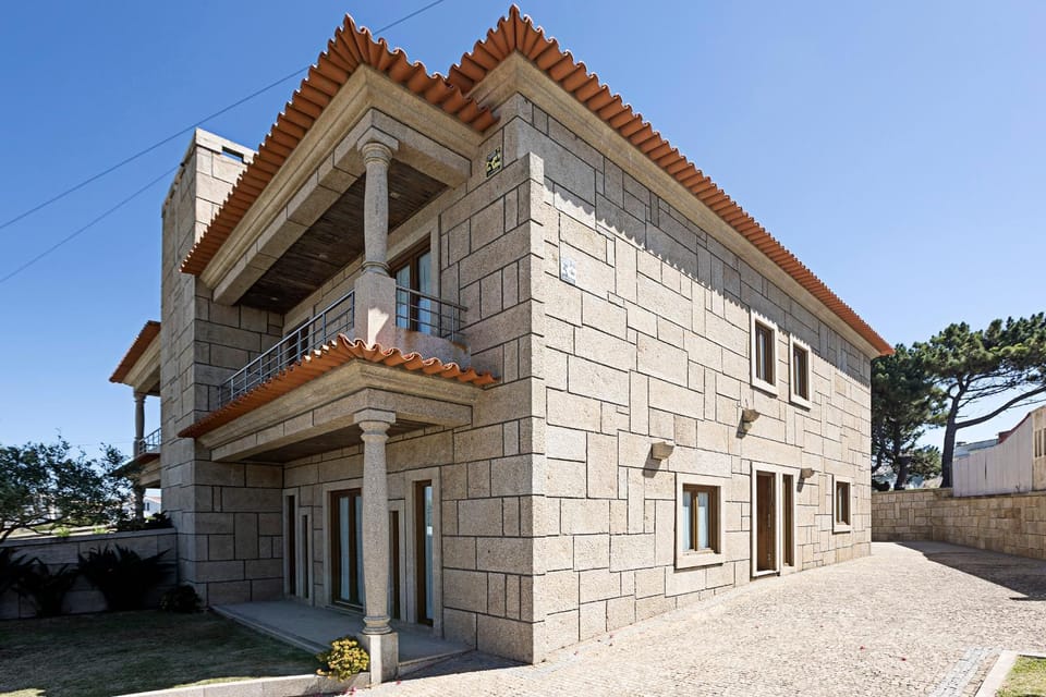 Mindelo Villa Beach by LovelyStay House in Porto District