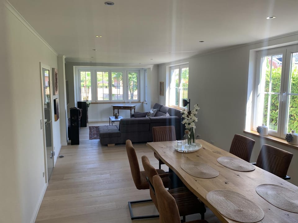 Living room, Seating area, Dining area