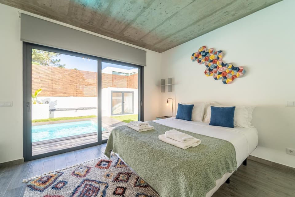 As Andorinhas - Walking distance to Monte Clerigo and Amoreira beaches Villa in Faro District