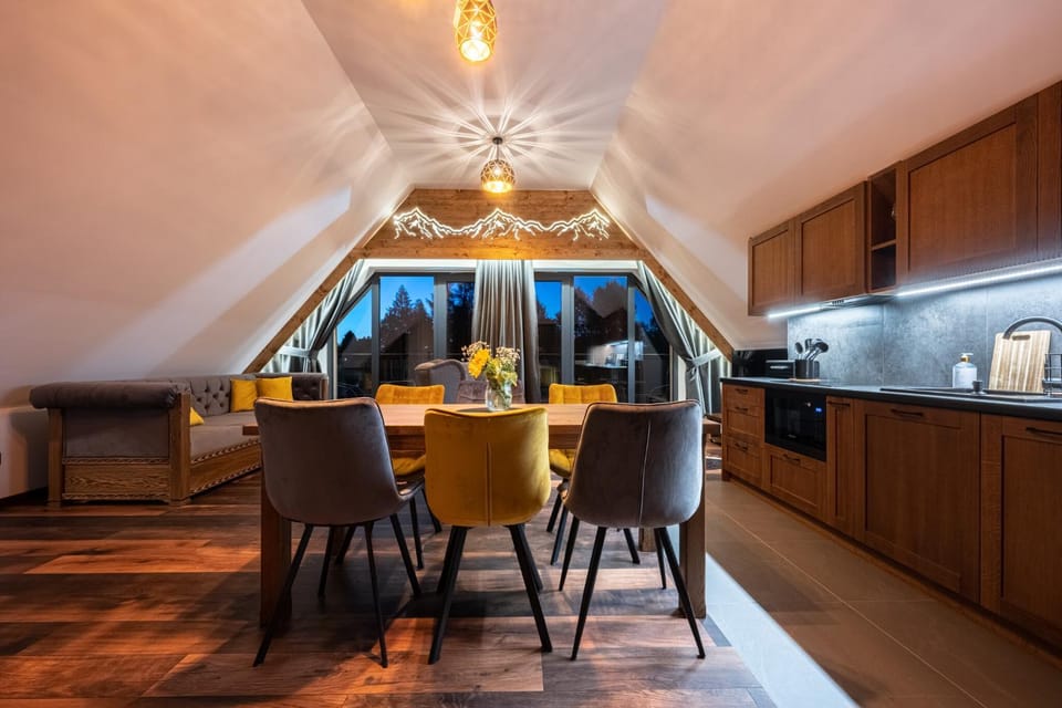 Kitchen or kitchenette, Living room, Seating area