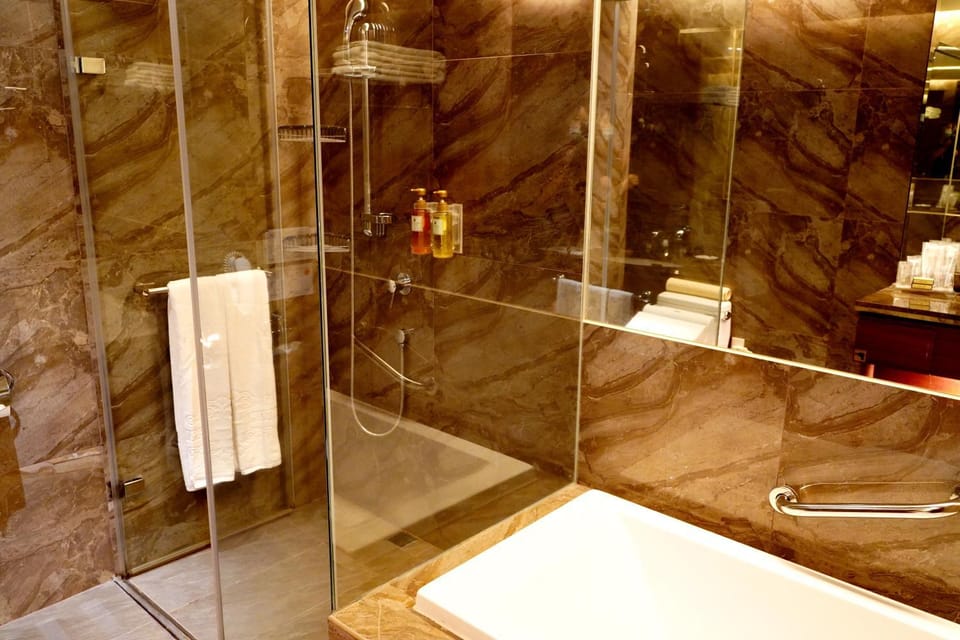 Shower, Bathroom, towels