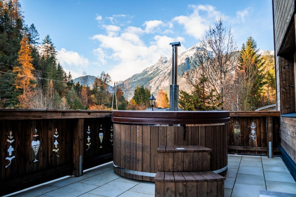 Natural landscape, View (from property/room), Balcony/Terrace, Spa and wellness centre/facilities, Mountain view