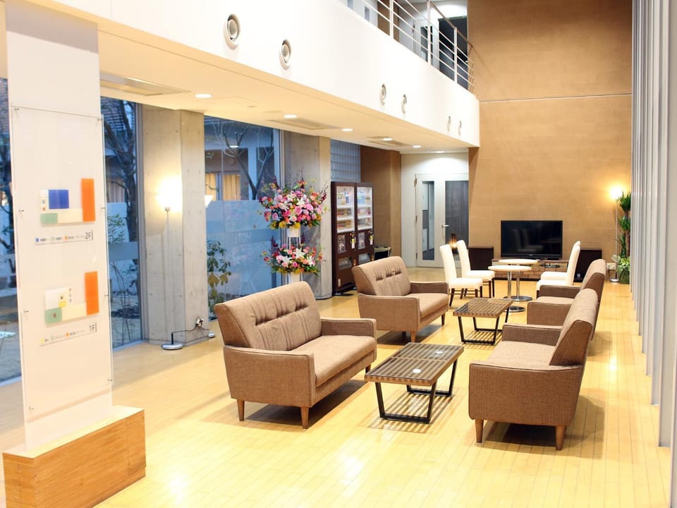 Communal lounge/ TV room, Lobby or reception