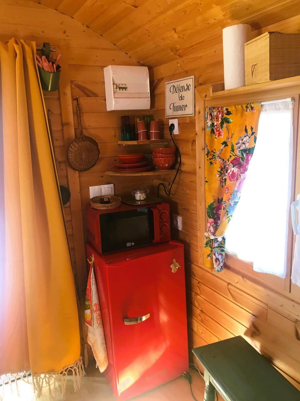 "la brindille" Roulotte Tzigane de charme Hébergement Insolite House in Fayence