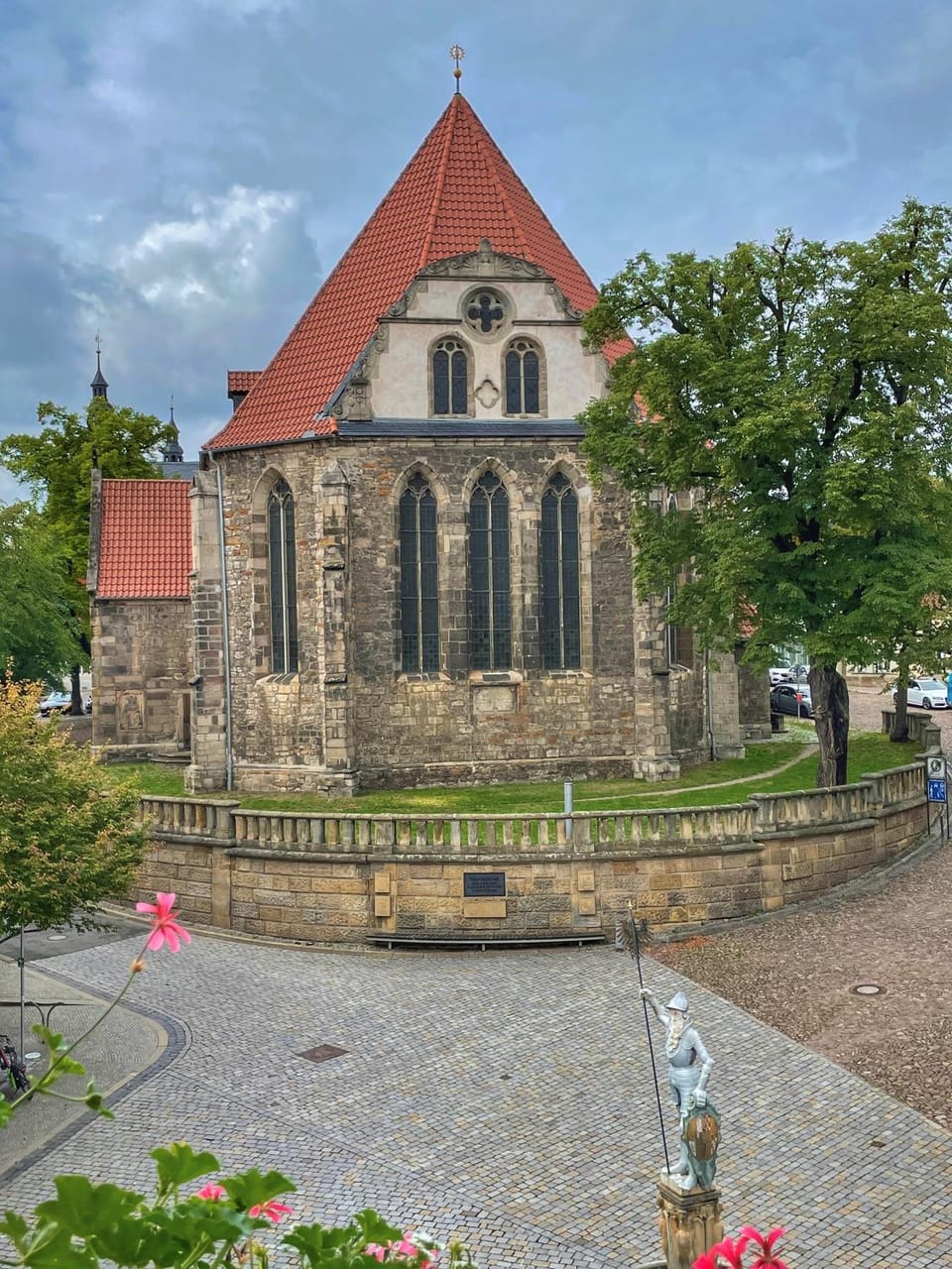 Nearby landmark, Day, Landmark view