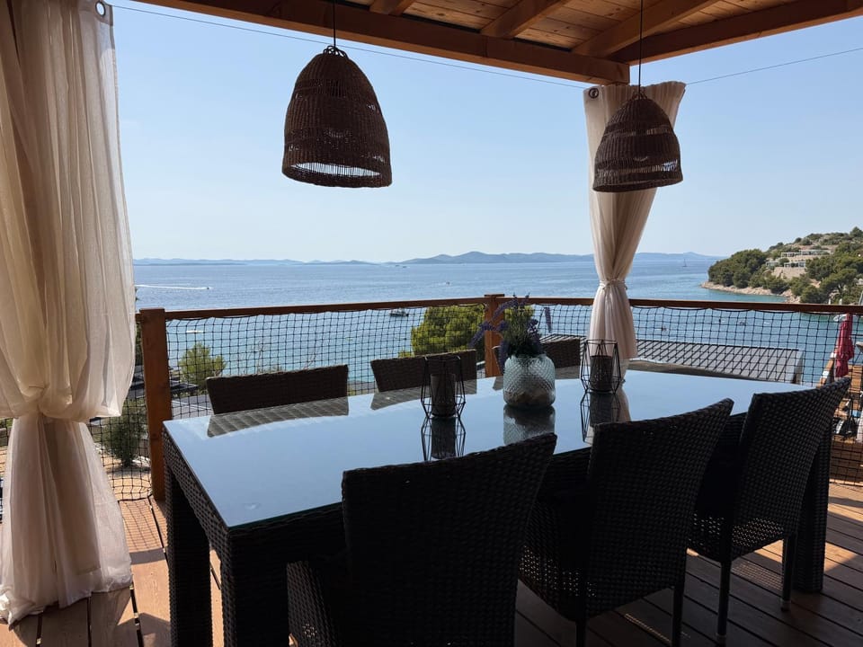 Natural landscape, View (from property/room), Balcony/Terrace, Seating area, Sea view, Breakfast, Sunrise, Sunset