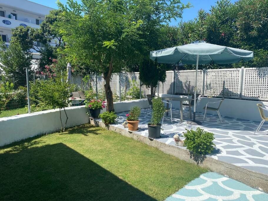 Day, Garden