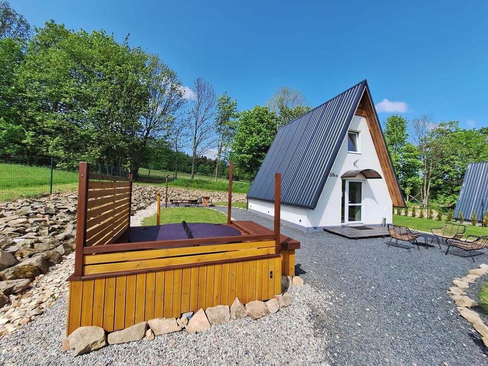 Garden, Hot Tub