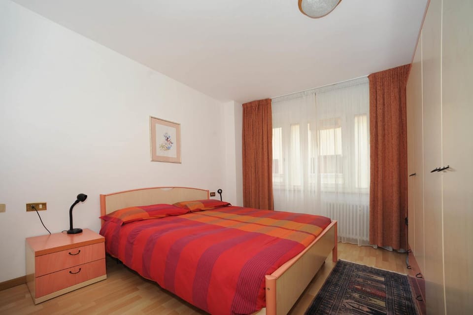 Day, Photo of the whole room