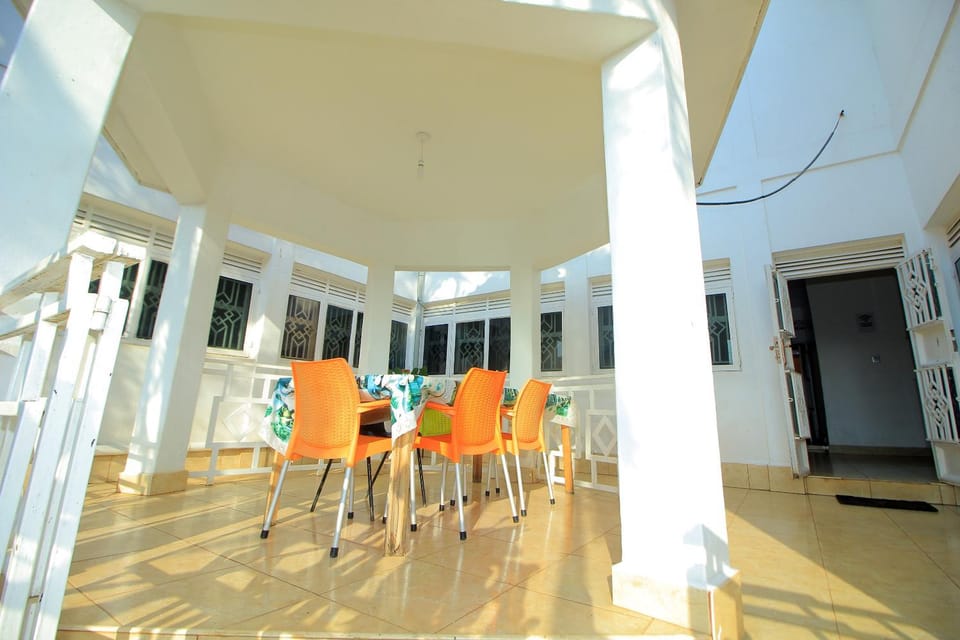 Dining area, Breakfast