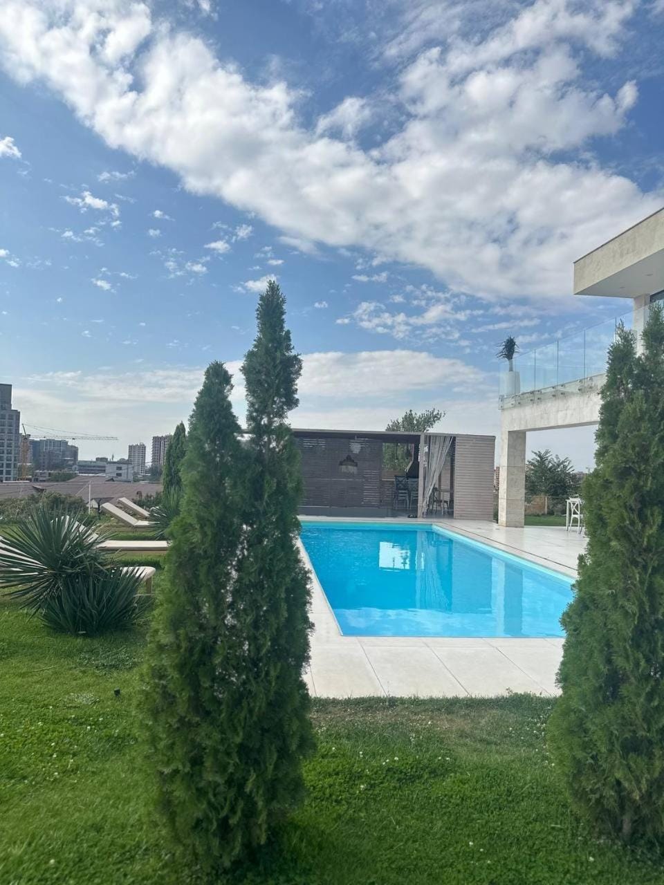 Garden, Swimming pool