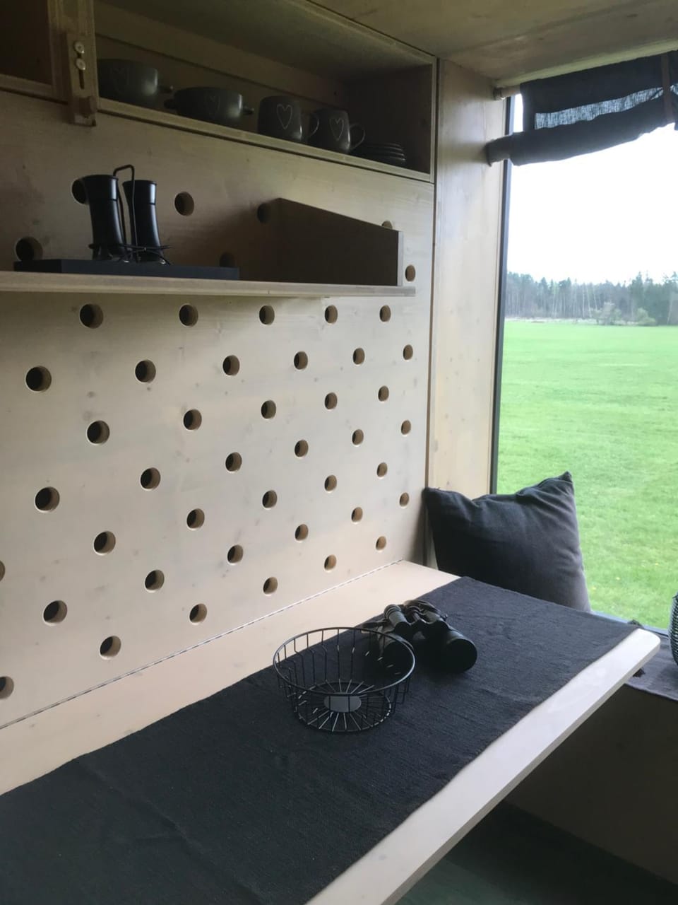 Coffee/tea facilities, Kitchen or kitchenette, Living room