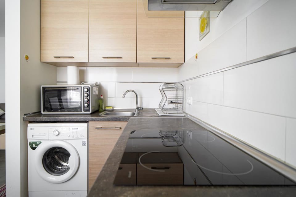 Kitchen or kitchenette, Communal kitchen