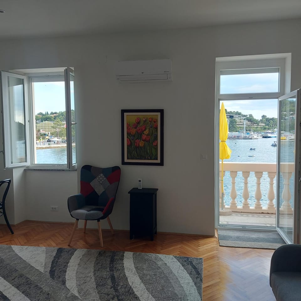 View (from property/room), Balcony/Terrace, Bedroom, Sea view