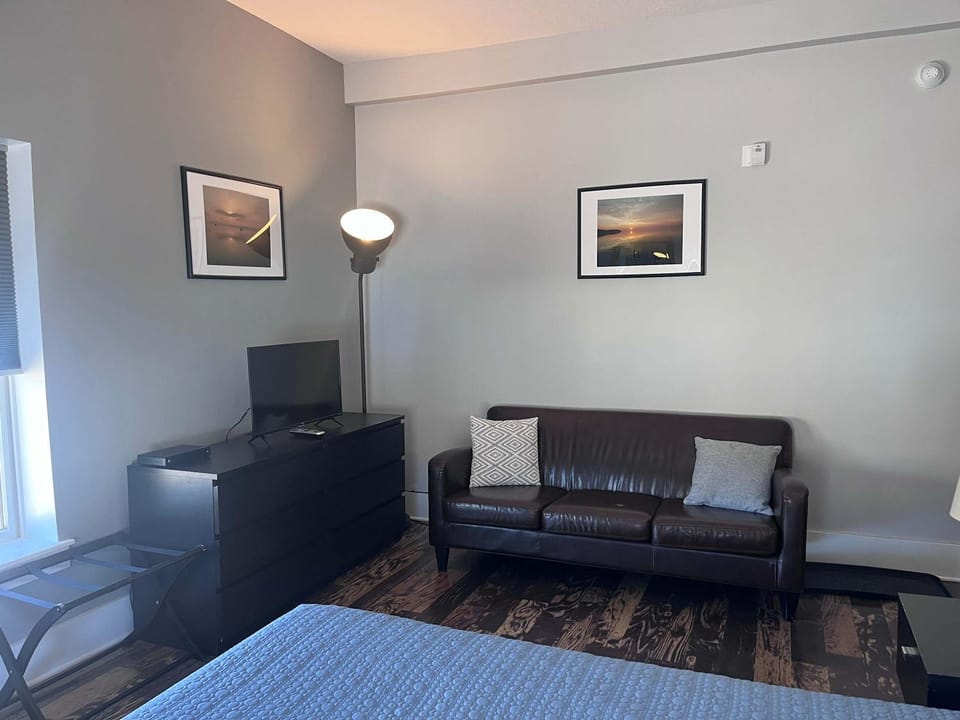 Boutique Hotel Room 2 House in Northport