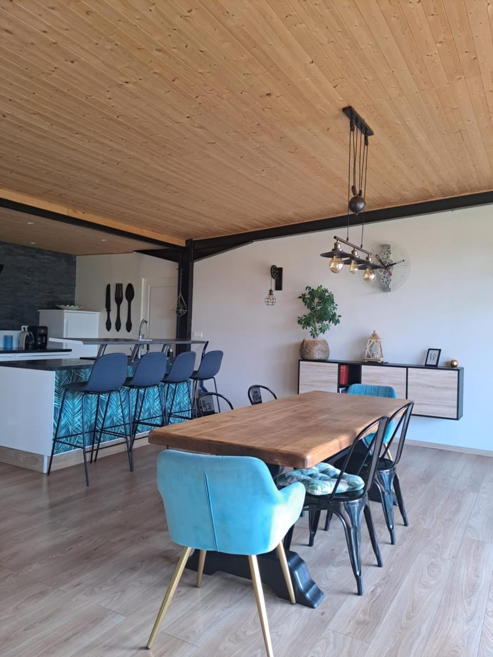 Kitchen or kitchenette, Living room, Dining area