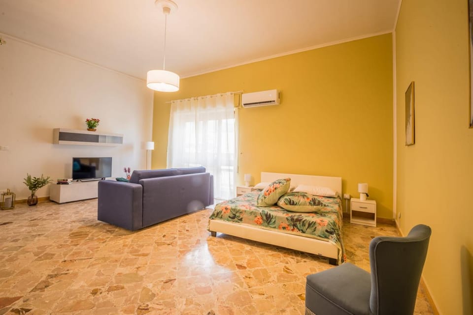 Bed, Living room, Seating area