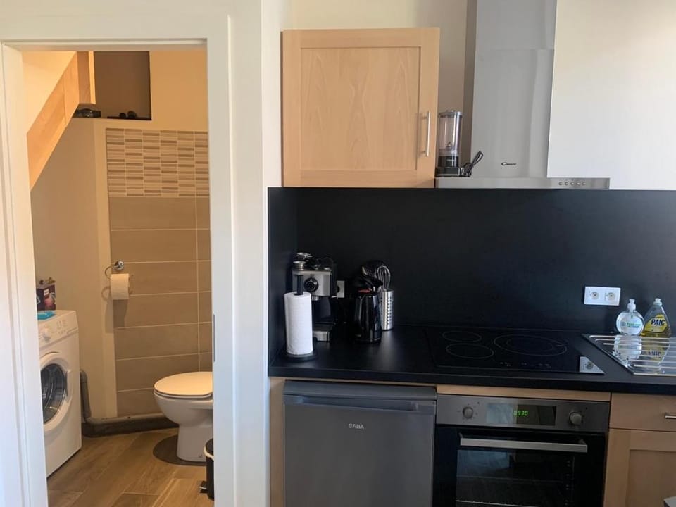 Toilet, washing machine