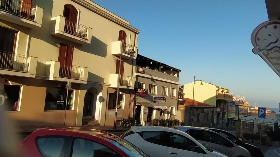 Neighbourhood, Street view