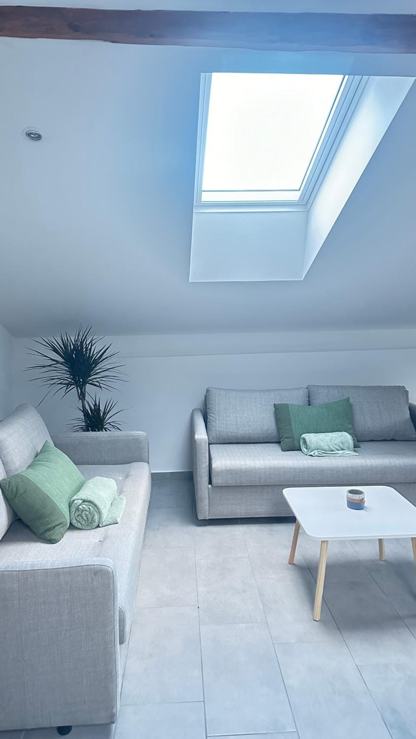 Living room, Seating area