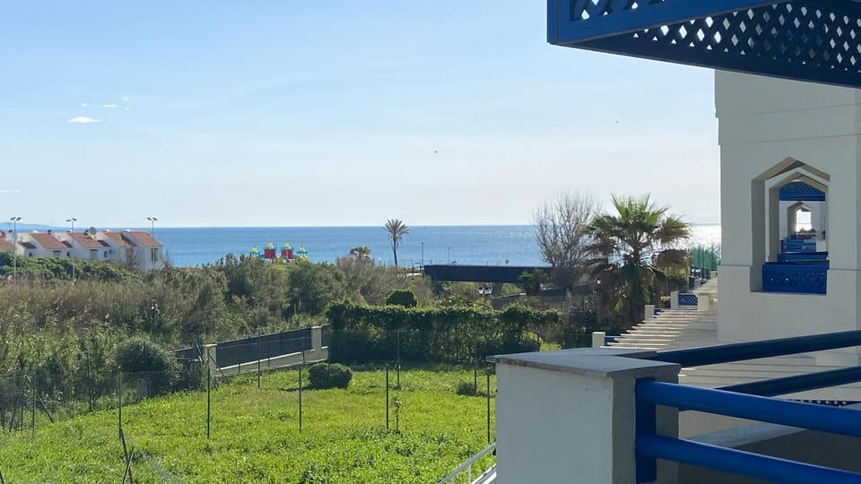 Primera Línea Playa 3 hab Piscina Verano Sabinillas cerca Duquesa Apartment in San Luis de Sabinillas