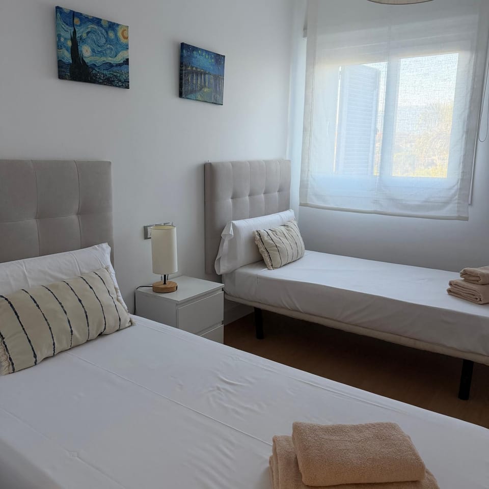 Primera Línea Playa 3 hab Piscina Verano Sabinillas cerca Duquesa Apartment in San Luis de Sabinillas