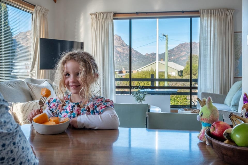 Living room, Dining area, Mountain view