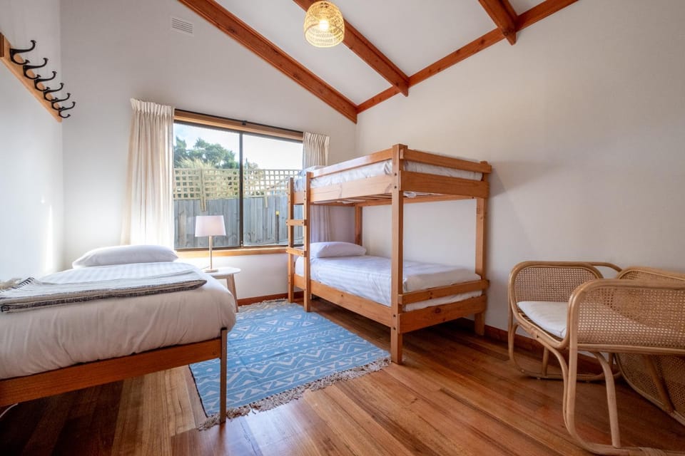 Photo of the whole room, Bedroom, bunk bed