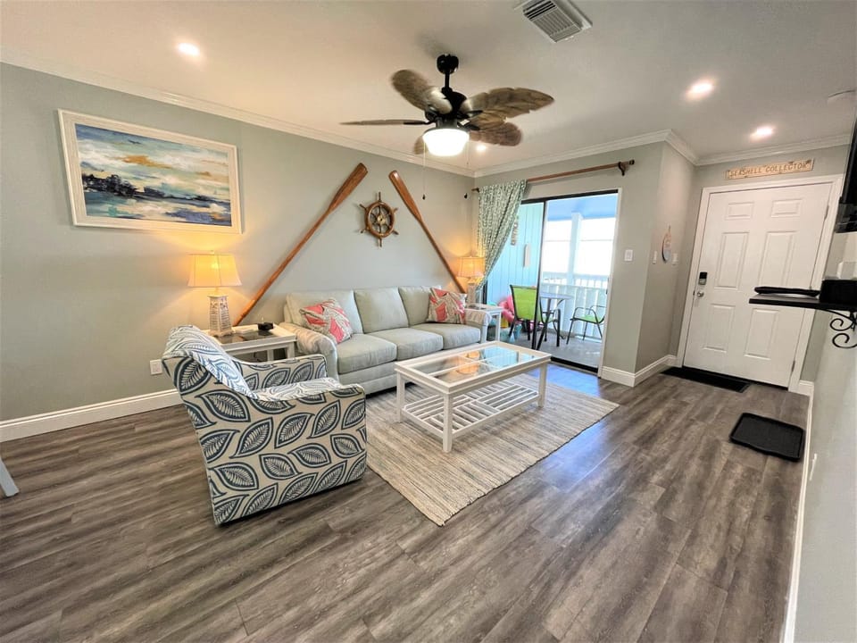 Living room, Seating area, fireplace