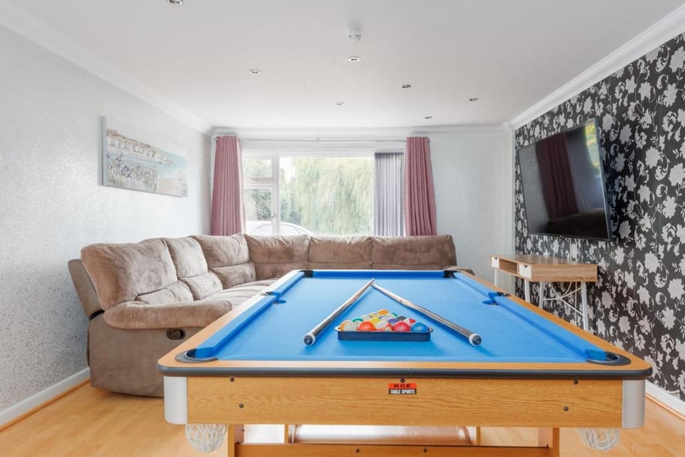 Talbot House by Grandeur Property Apartment in Poole