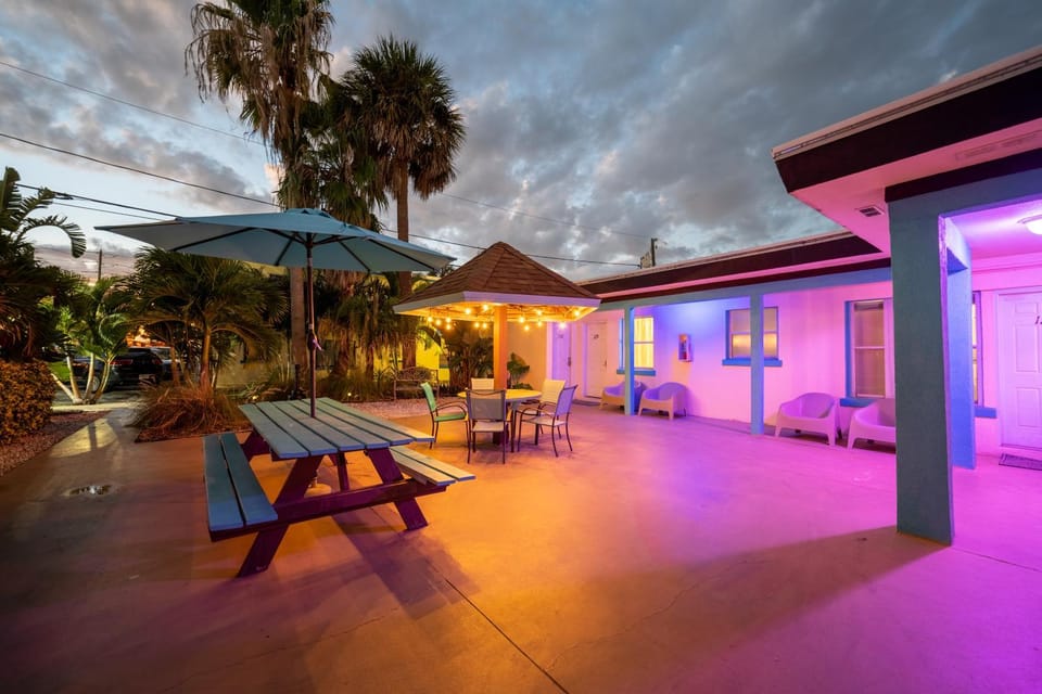 Property building, Patio, sunbed
