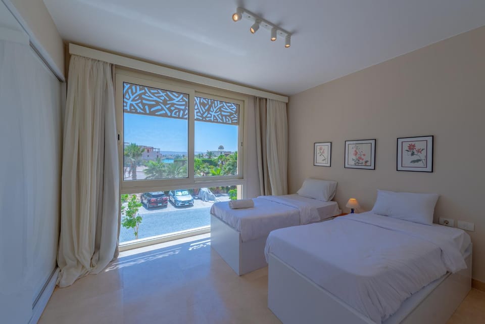Elegant 2-Bedroom Apartment in Mangroovy, Pool & Beach Apartment in Hurghada