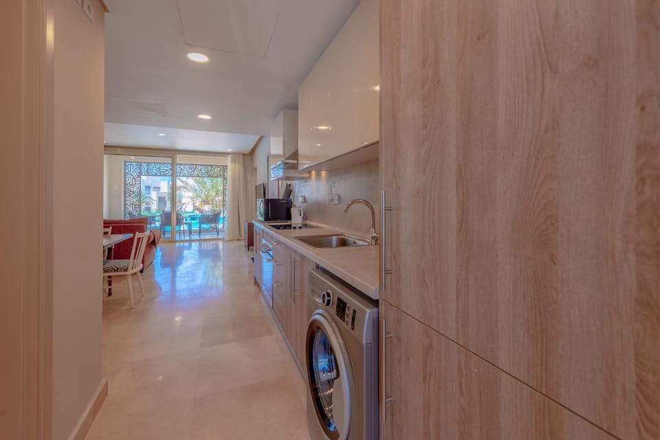 Elegant 2-Bedroom Apartment in Mangroovy, Pool & Beach Apartment in Hurghada
