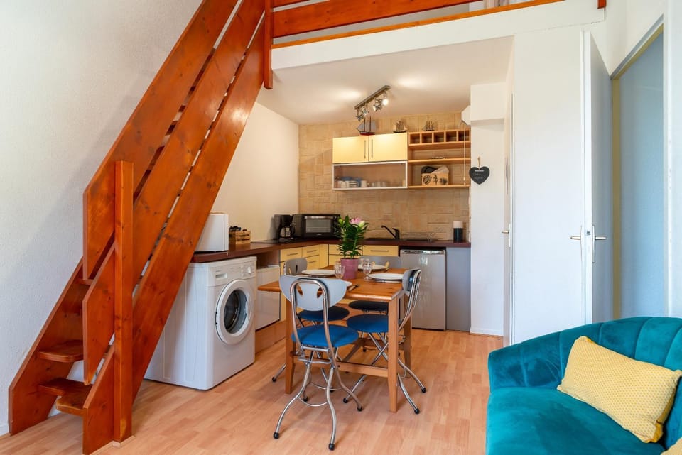 Kitchen or kitchenette, stove