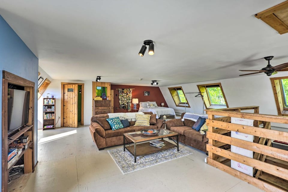 Charming Studio ~ 20 Mi to Acadia Nat'l Park! Apartment in Ellsworth