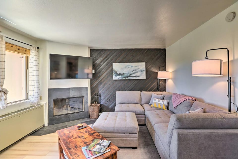 Resort Condo Retreat ~ 6 Mi to Downtown Bend! House in Oregon