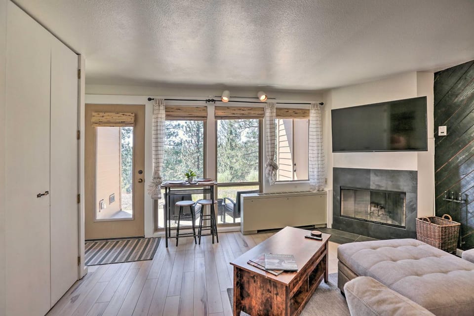 Resort Condo Retreat ~ 6 Mi to Downtown Bend! House in Oregon