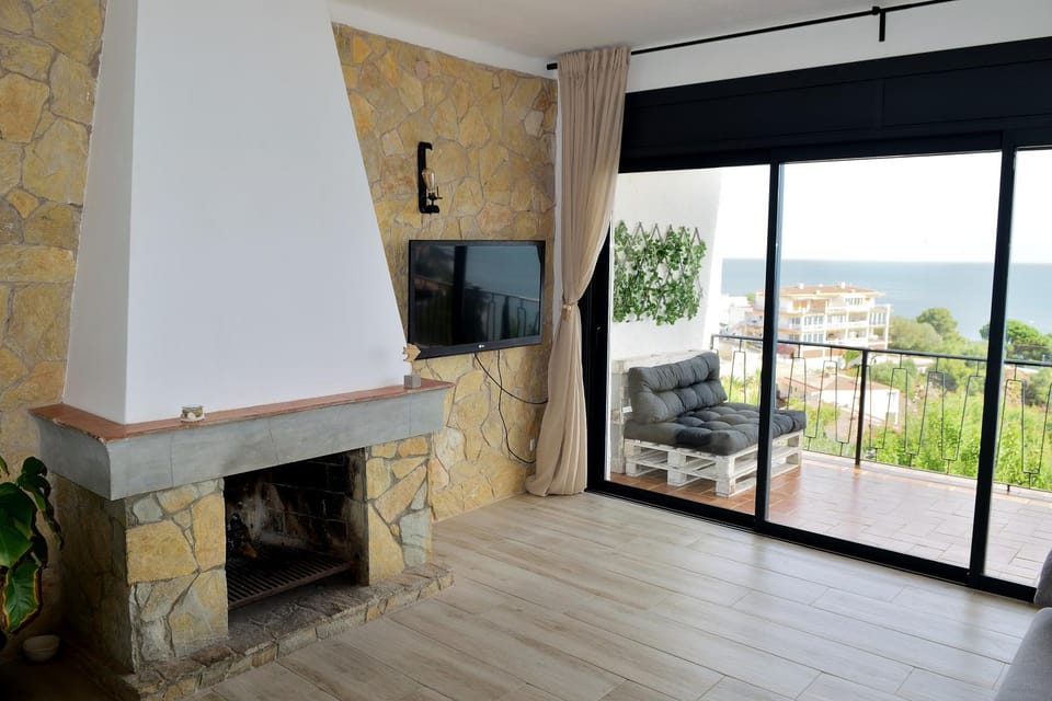 Natural landscape, TV and multimedia, Living room, Dining area, flat iron