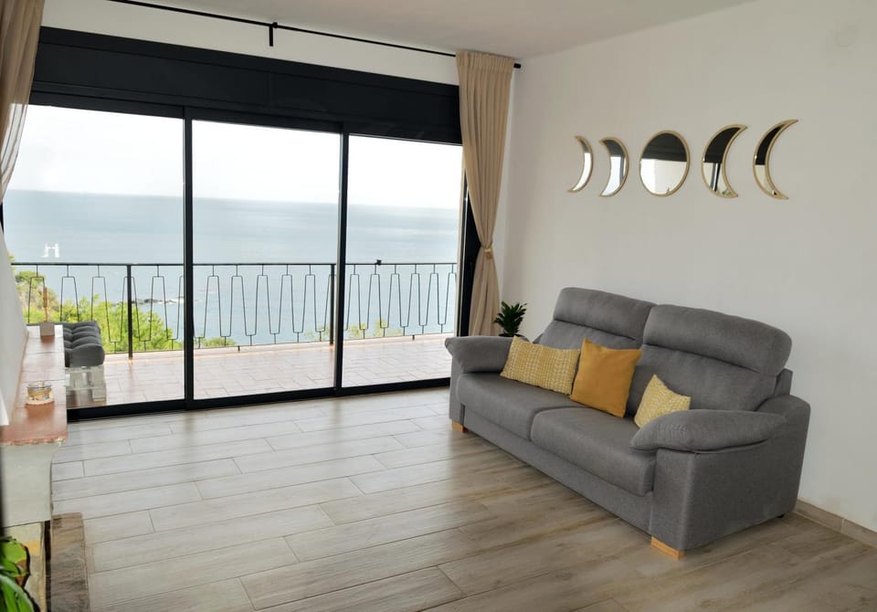 Natural landscape, Living room, Dining area, Sea view
