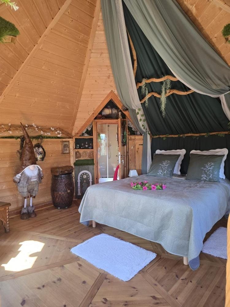 La Chaumière magique des Elfes et son escape game Bed and Breakfast in Occitanie